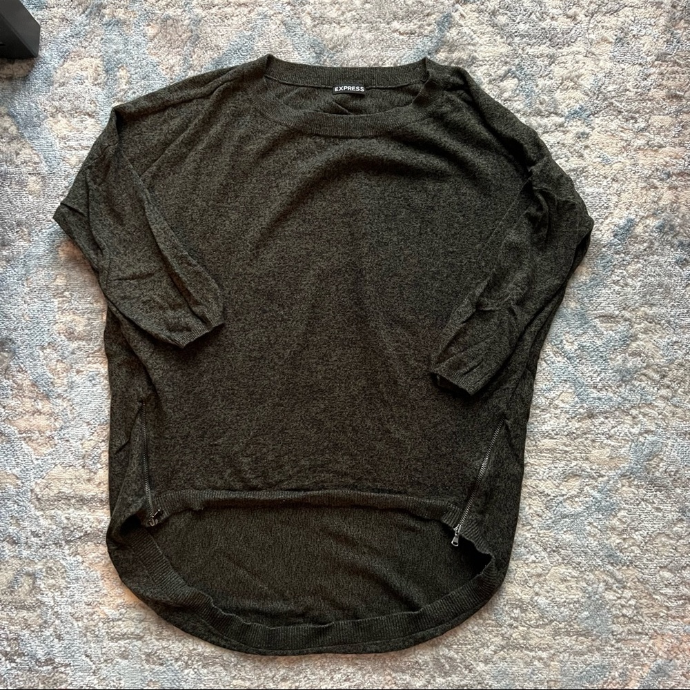 Express Sweater S/M
